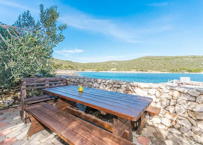 House Brena * تكون